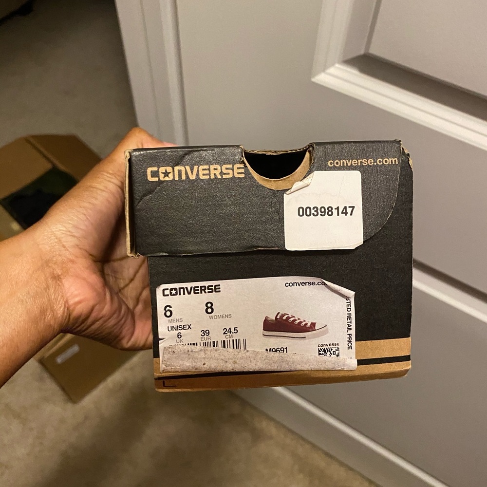 Converse - Picture 2 of 4